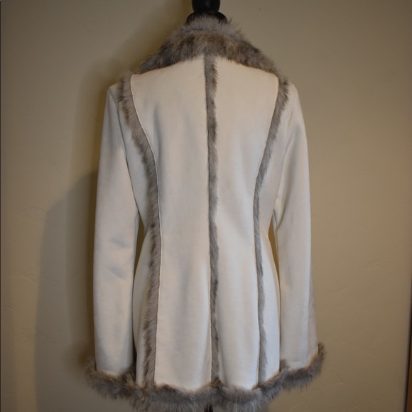 Bebe Faux Fur Women’s Coat! Size: M - Picture 5 of 13